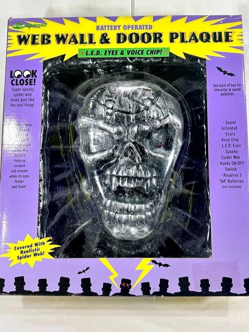 Look CLOSER Web Wall & Door Plaque Battery Operated Halloween Plaque